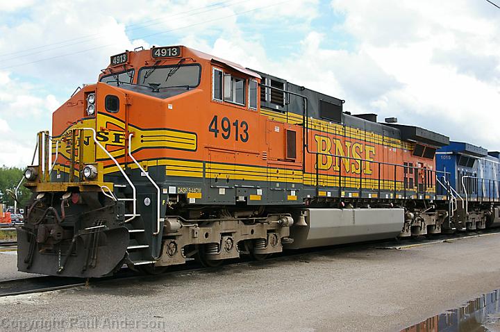 BNSF 4913  - C44-9W.jpg